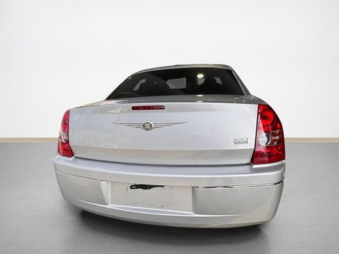 Used 2009 Chrysler 300 Touring image 5