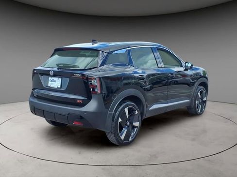 Certified 2025 Nissan Kicks SR FWD image 10