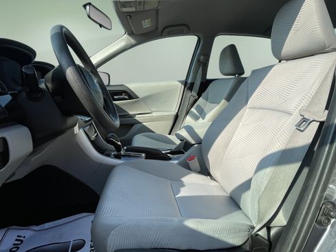 Used 2016 Honda Accord LX image 14