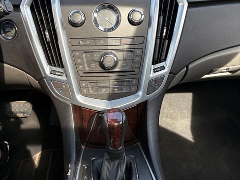Used 2010 Cadillac SRX Luxury image 14