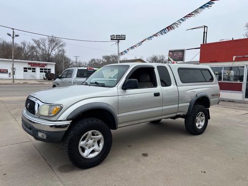 Used 2004 Toyota Tacoma V6 2dr Xtracab 4WD SB image 2