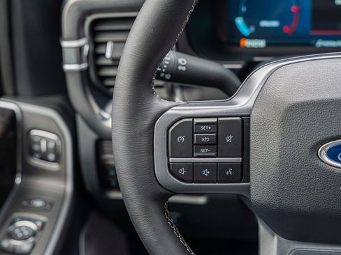 Certified 2025 Ford F250 Lariat w/ Black Appearance Package image 32