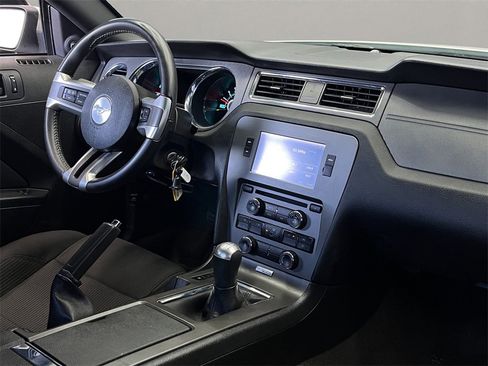 Used 2013 Ford Mustang GT image 18