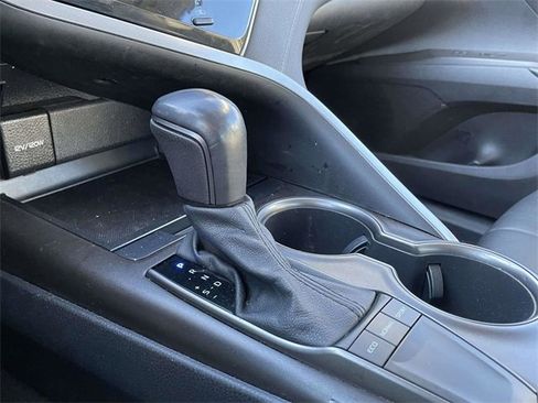 Used 2022 Toyota Camry SE image 30