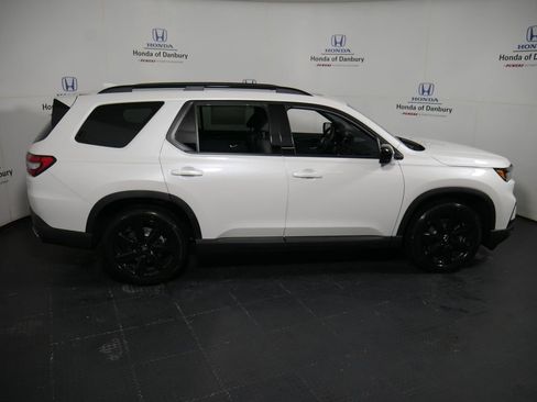 New 2026 Honda Pilot Black Edition image 3
