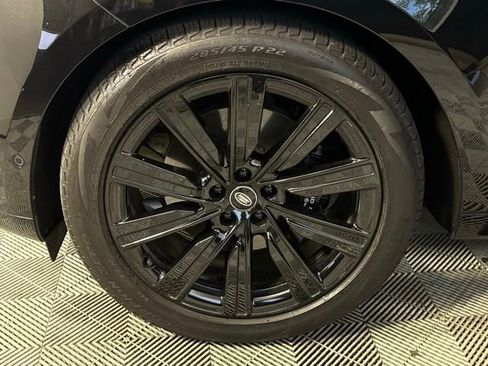 Used 2023 Land Rover Range Rover SE image 17