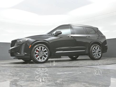 Certified 2023 Cadillac XT6 Sport w/ Technology Package AWD/4WD image 22