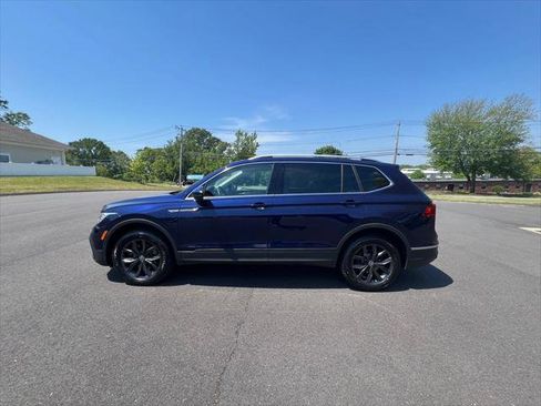 Certified 2023 Volkswagen Tiguan SE AWD/4WD image 2