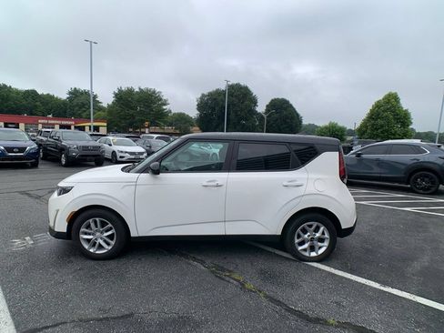 Used 2023 Kia Soul S FWD image 7