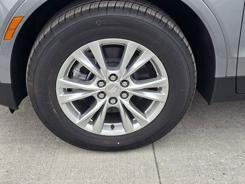 New 2026 Cadillac XT5 Luxury image 9