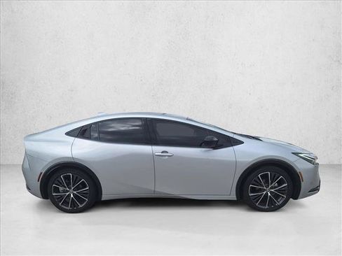 Certified 2023 Toyota Prius XLE FWD image 4