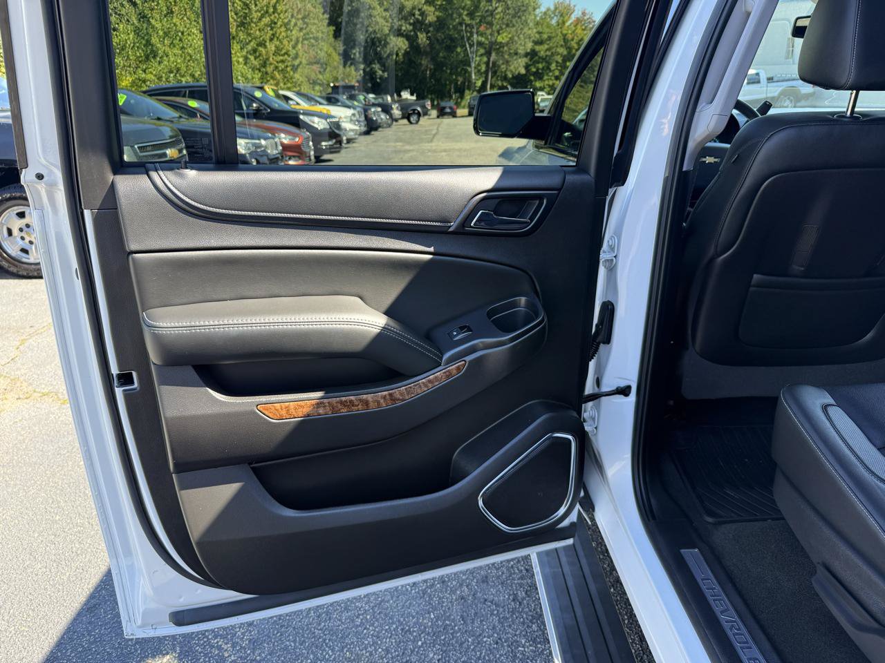 Used 2016 Chevrolet Suburban LTZ AWD/4WD image 37