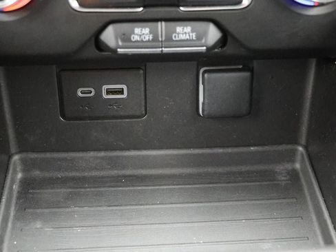 Used 2022 GMC Yukon SLE w/ Gmc Pro Safety Plus Package image 25