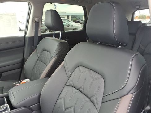 New 2026 Nissan Pathfinder Platinum AWD/4WD image 13