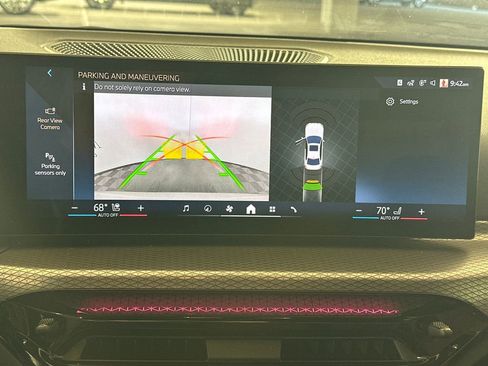 Used 2025 BMW 330i Sedan w/ M Sport Package image 6