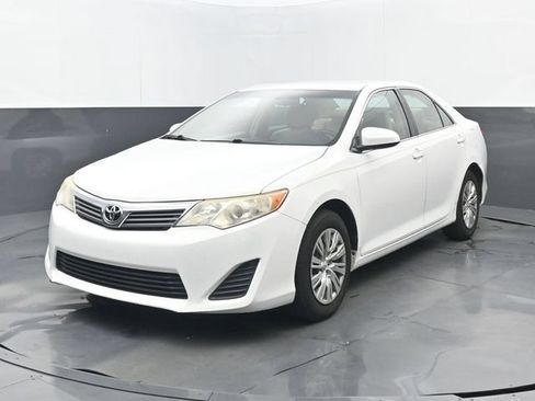 Used 2014 Toyota Camry FWD image 8