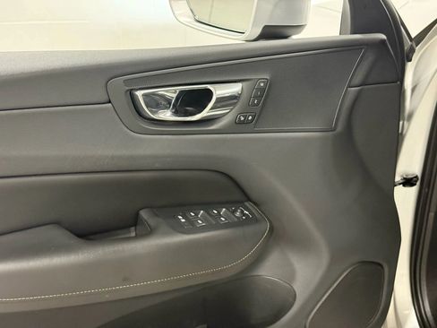 Used 2018 Volvo XC60 T8 Inscription w/ Luxury Seat Package image 12