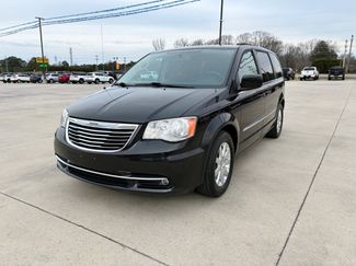 Used 2016 Chrysler Town & Country Touring video 1