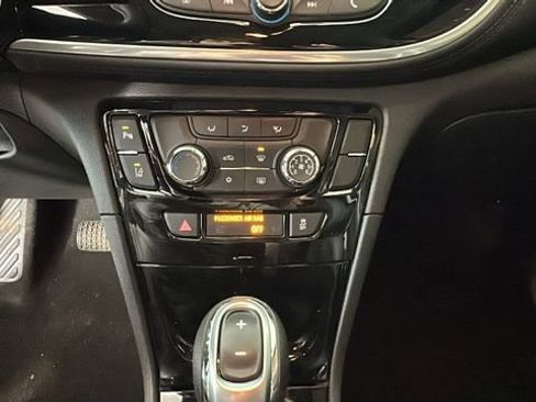 Used 2022 Buick Encore Preferred w/ Safety Package II AWD/4WD image 22