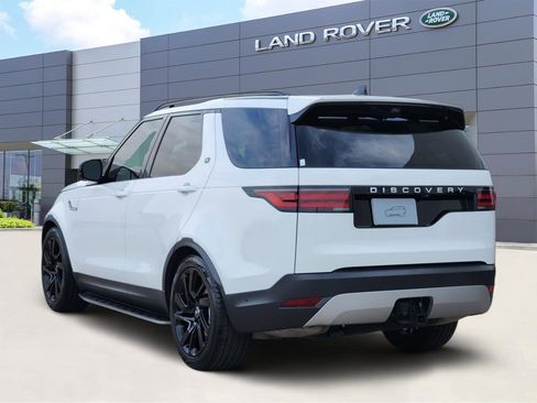 Certified 2025 Land Rover Discovery S image 4