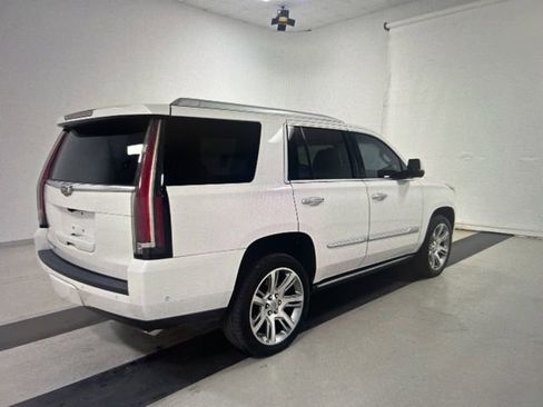 Used 2019 Cadillac Escalade Premium Luxury image 2