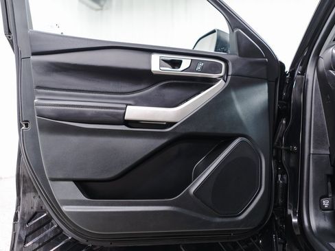 Used 2023 Ford Explorer XLT w/ Equipment Group 202A image 24