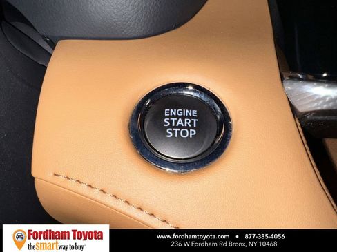 Used 2022 Toyota Highlander Platinum FWD image 32