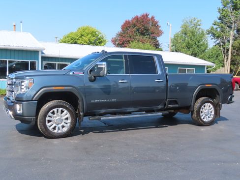 Used 2020 GMC Sierra 3500 Denali image 2