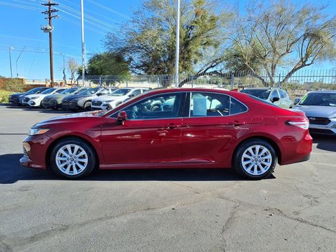 Used 2019 Toyota Camry LE image 14
