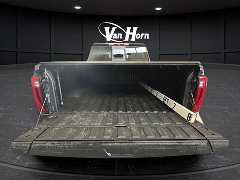 Used 2025 GMC Sierra 2500 SLT w/ SLT Convenience Package AWD/4WD image 25