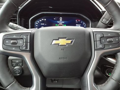 Used 2025 Chevrolet Silverado 2500 LT w/ Convenience Package AWD/4WD image 12