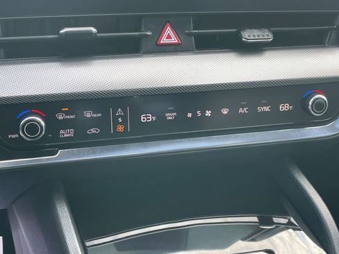 Used 2025 Kia Sportage SX Prestige image 35