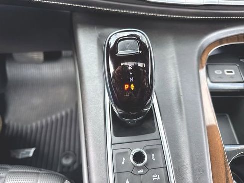 Used 2024 Cadillac Escalade ESV Sport Platinum w/ LPO, ONYX Package AWD/4WD image 16