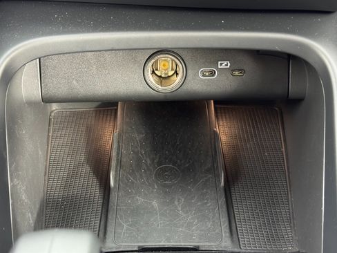 Used 2023 Volvo C40 P8 Recharge Ultimate w/ Protection Package Premier image 28