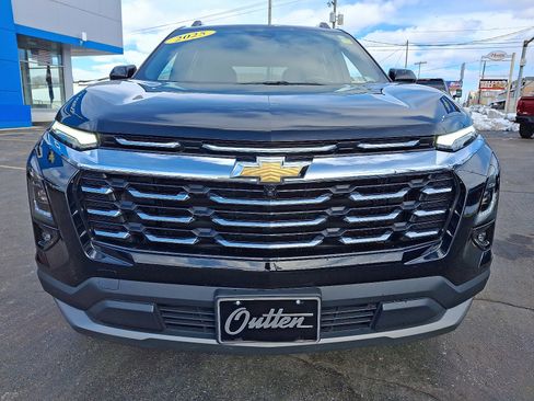 Used 2025 Chevrolet Equinox LT w/ Convenience Package II image 2