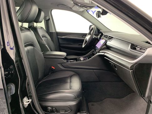 Used 2023 Jeep Grand Cherokee L Limited w/ Rear Seat Video Group I AWD/4WD image 43