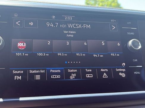 Used 2024 Volkswagen Taos SE image 20