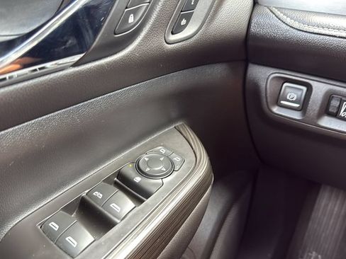 Used 2019 GMC Acadia SLT FWD image 19