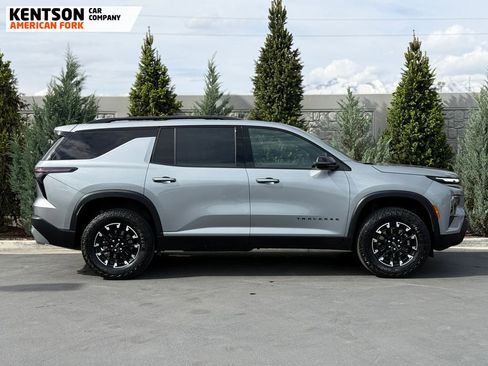 Used 2025 Chevrolet Traverse Z71 AWD/4WD image 9