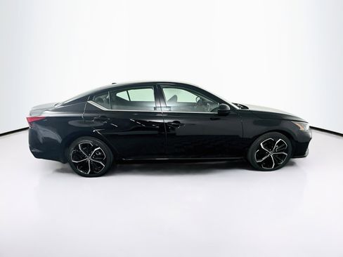 Used 2023 Nissan Altima 2.5 SR FWD image 10