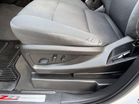 Used 2018 Chevrolet Silverado 1500 LT w/ Texas Edition image 12