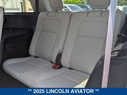 Used 2025 Lincoln Aviator AWD w/ Equipment Group 101A image 17