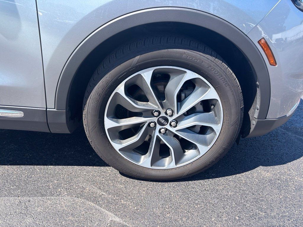 Used 2023 Lincoln Nautilus Reserve AWD/4WD image 12