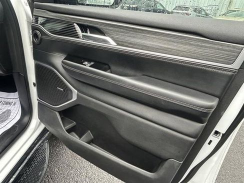 Used 2023 Jeep Wagoneer L Series II image 21