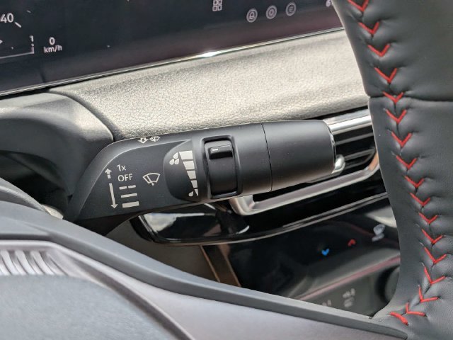 Used 2026 Nissan Sentra SR w/ Floor Mat Package FWD image 23