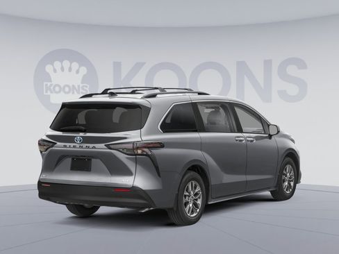 New 2026 Toyota Sienna XLE FWD image 2