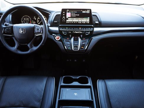 Used 2025 Honda Odyssey Elite image 27