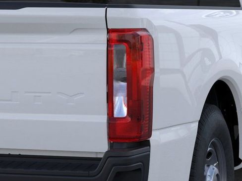 New 2026 Ford F250 XL RWD image 21