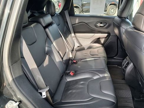 Used 2021 Jeep Cherokee Latitude Lux w/ Comfort/Convenience Group image 18