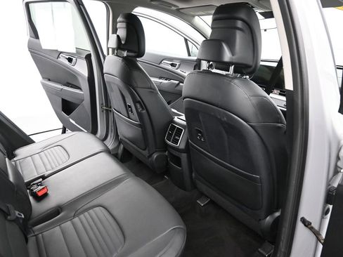 Used 2023 Kia Sportage SX image 19